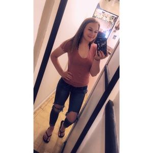 Meet your Posher, Alicia